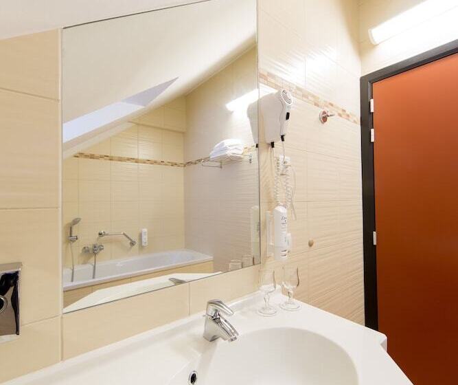 Отель Leo Station, Villa Et Annexes