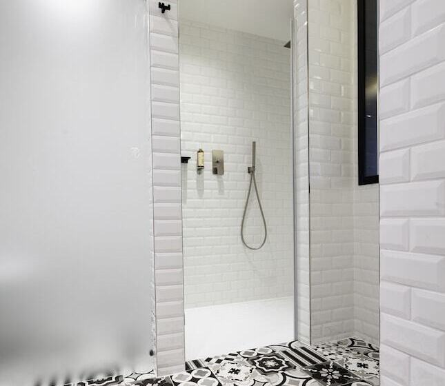 Отель Leo Station, Villa Et Annexes