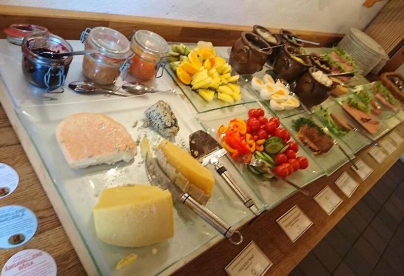 בית מלון כפרי Ängavallen