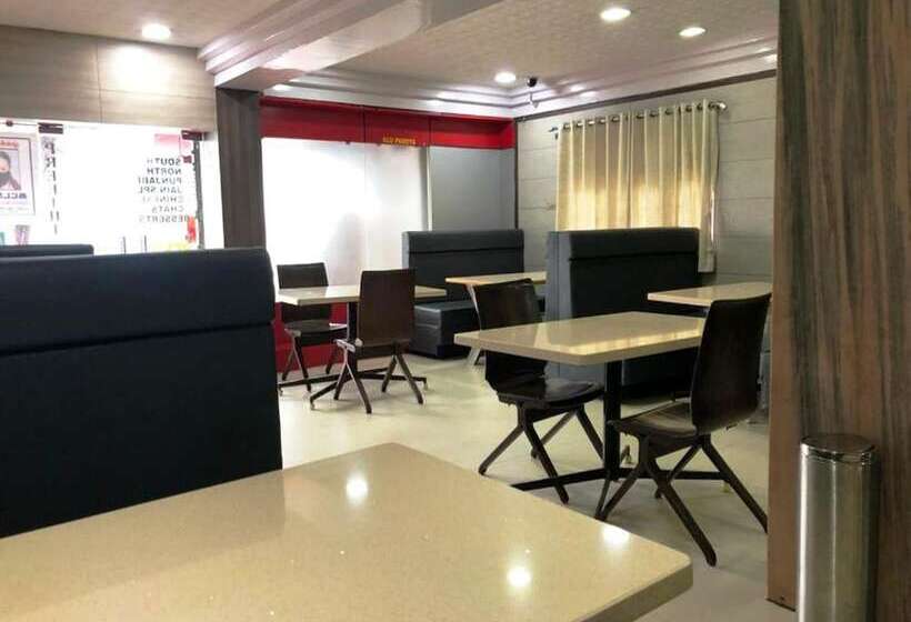 ホテル Preethi Palace