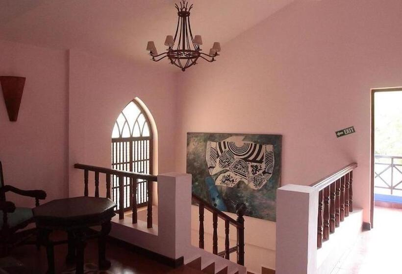 ホテル Presa Di Goa