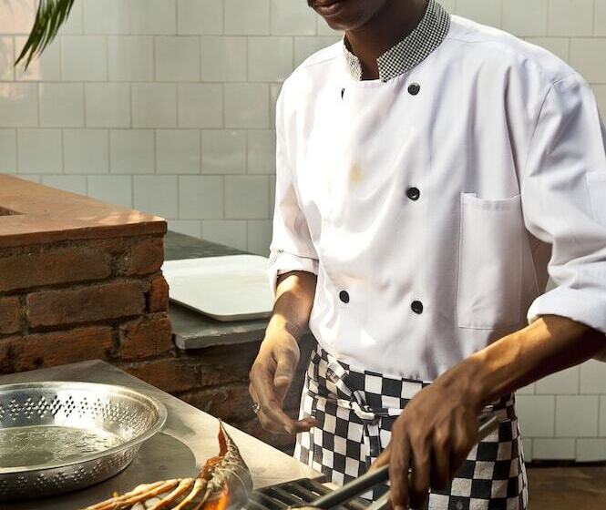 ホテル Presa Di Goa