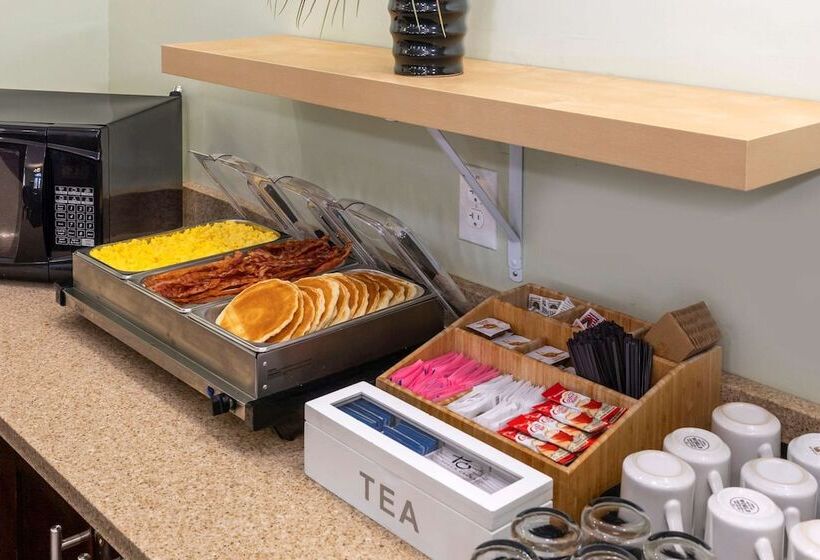 בית מלון כפרי Quality Inn & Suites