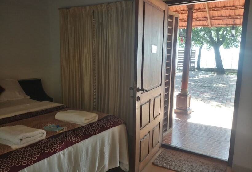 فندق Saro Lake County