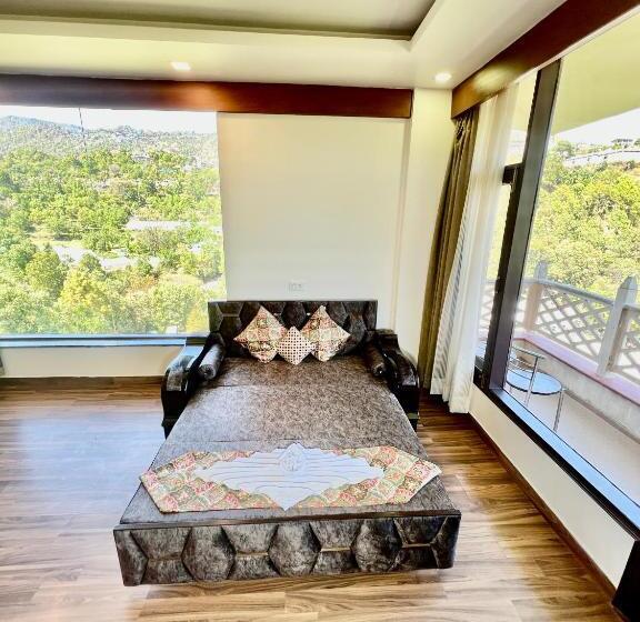 ホテル Sea Hawk Hill Resort A Luxury Boutique Resort, 20 Km From Nainital