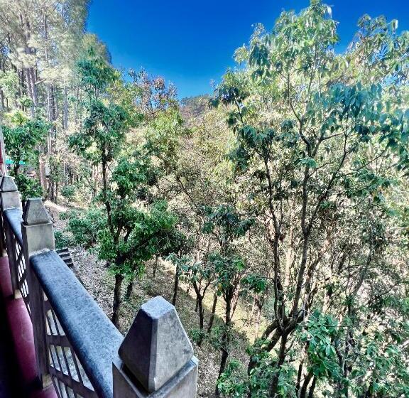 ホテル Sea Hawk Hill Resort A Luxury Boutique Resort, 20 Km From Nainital