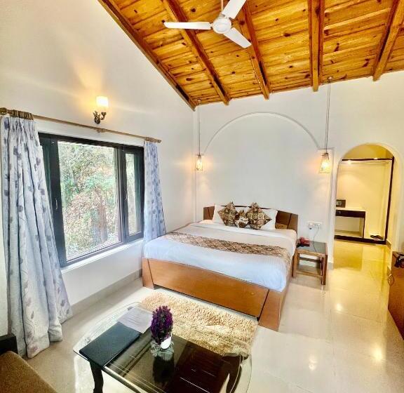 ホテル Sea Hawk Hill Resort A Luxury Boutique Resort, 20 Km From Nainital