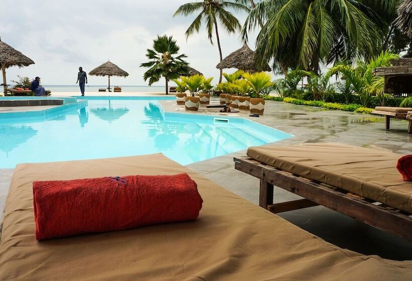 Отель Smiles Beach