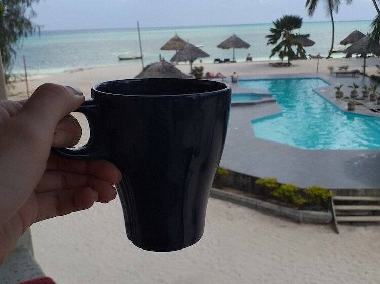 Отель Smiles Beach