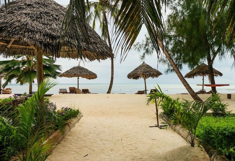 Отель Smiles Beach