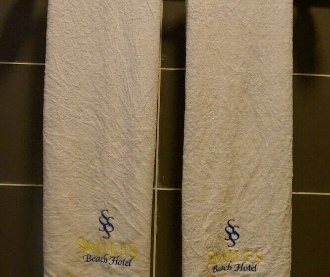 Отель Smiles Beach