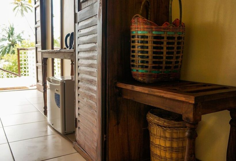 Отель Smiles Beach