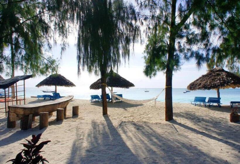 Отель Smiles Beach