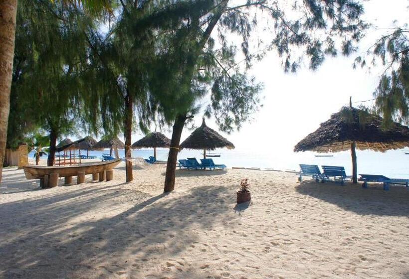 Отель Smiles Beach