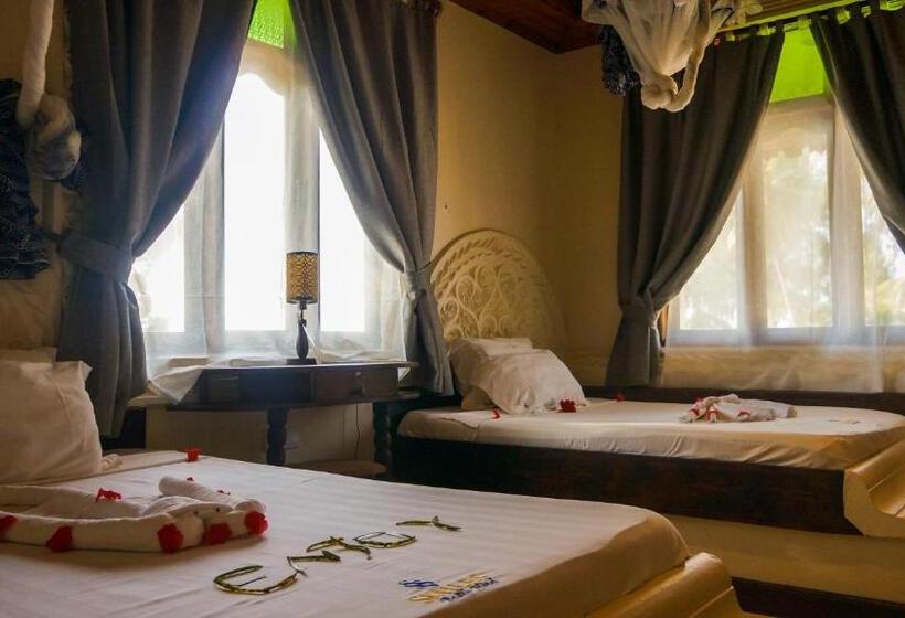 Отель Smiles Beach