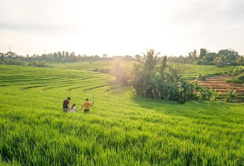 فندق Soka Indah Restaurant & Bungalows