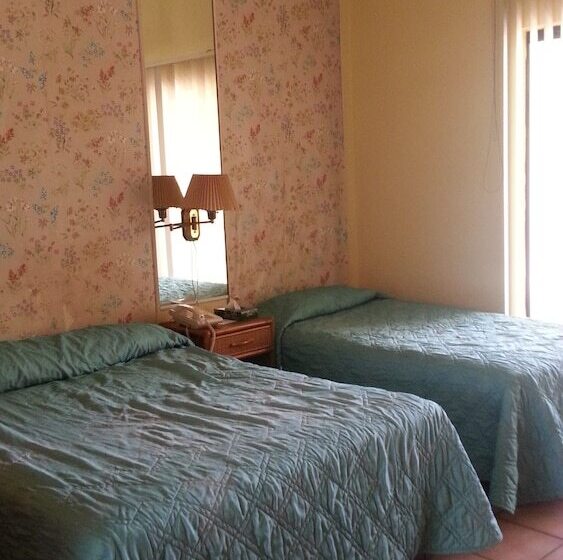 هتل Summer Holiday