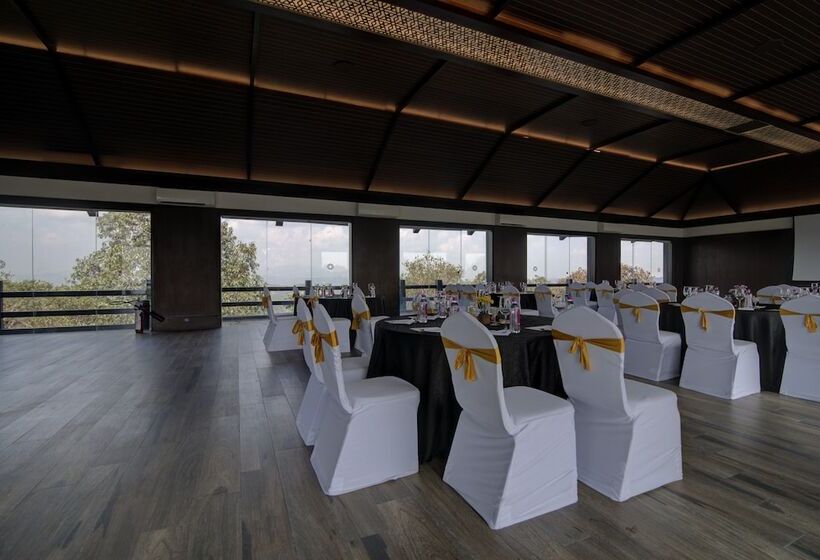 هتل Taj Madikeri Resort & Spa Coorg