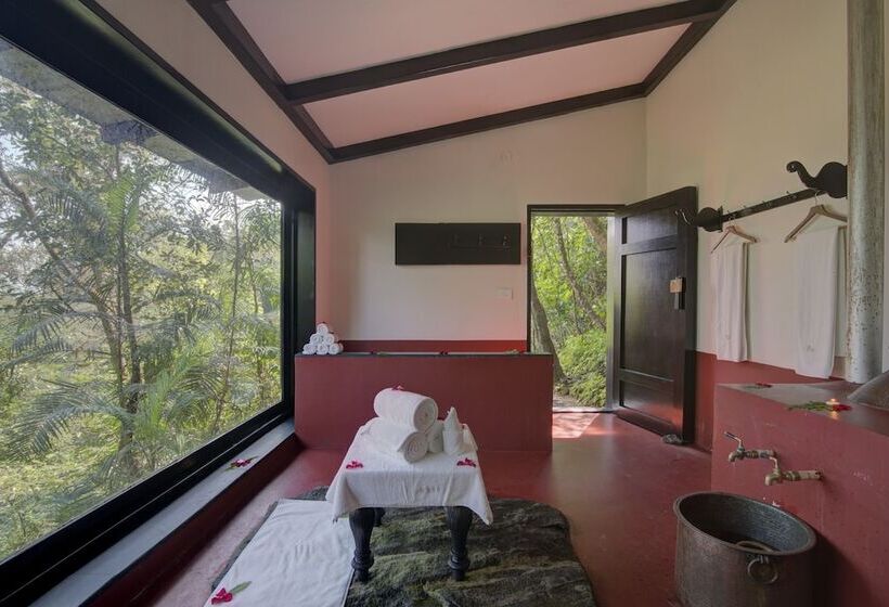 هتل Taj Madikeri Resort & Spa Coorg