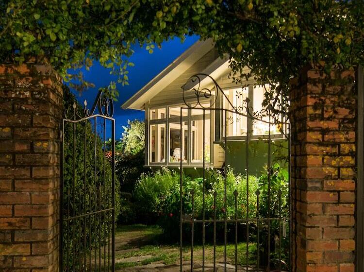 בית מלון כפרי Te Koi The Lodge At Bronte