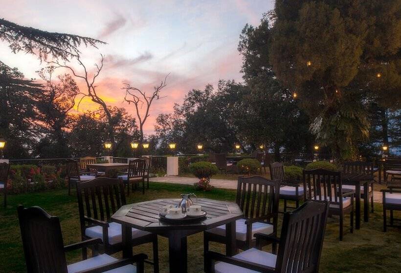 Hotel The Claridges Nabha Residence