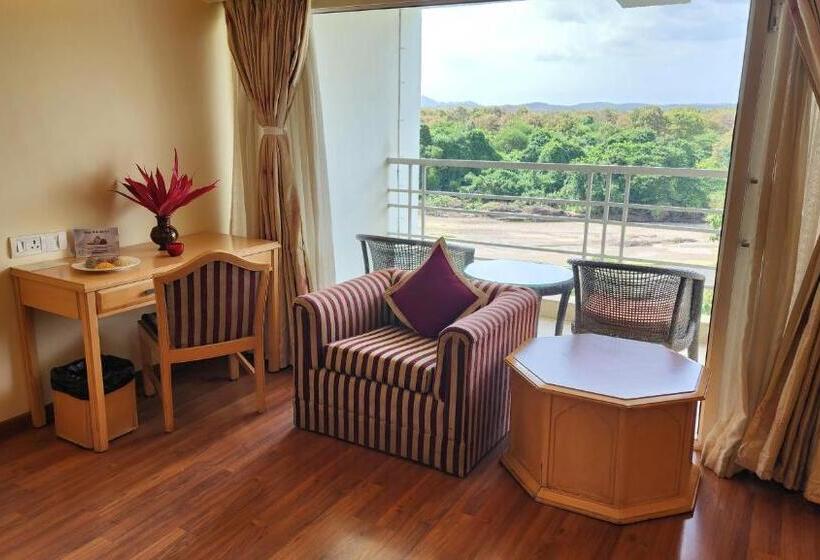 호텔 Gir Serai Ihcl Seleqtions