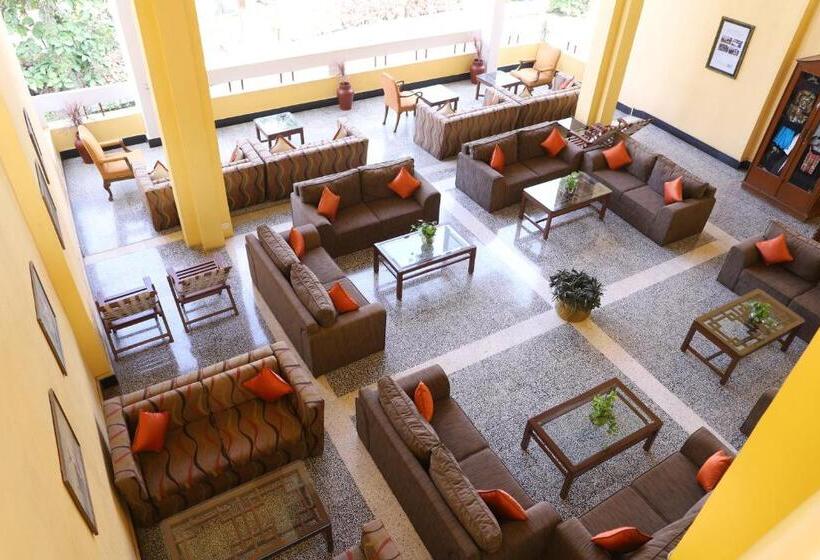 호텔 Gir Serai Ihcl Seleqtions