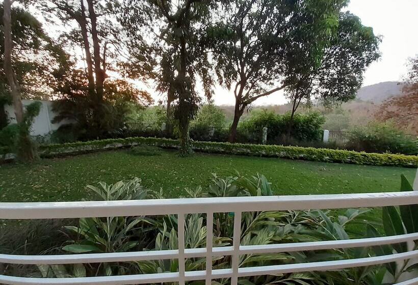 호텔 Gir Serai Ihcl Seleqtions