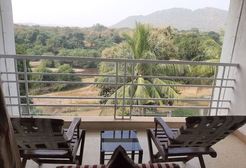 호텔 Gir Serai Ihcl Seleqtions