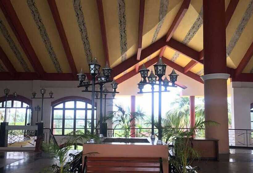 בית מלון כפרי The Golden Retreat