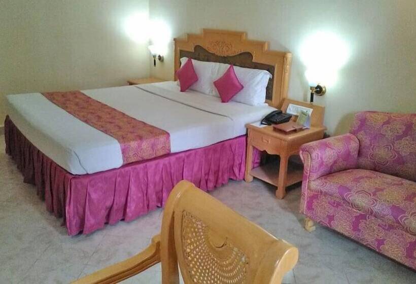 فندق The Golden Retreat