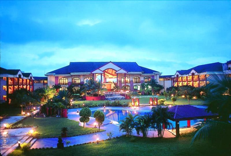 בית מלון כפרי The Golden Retreat