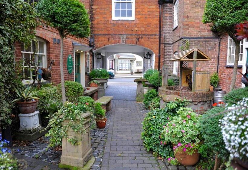 ホテル The Greyhound Coaching Inn