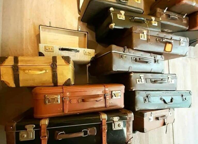 هتل The Happy Traveler