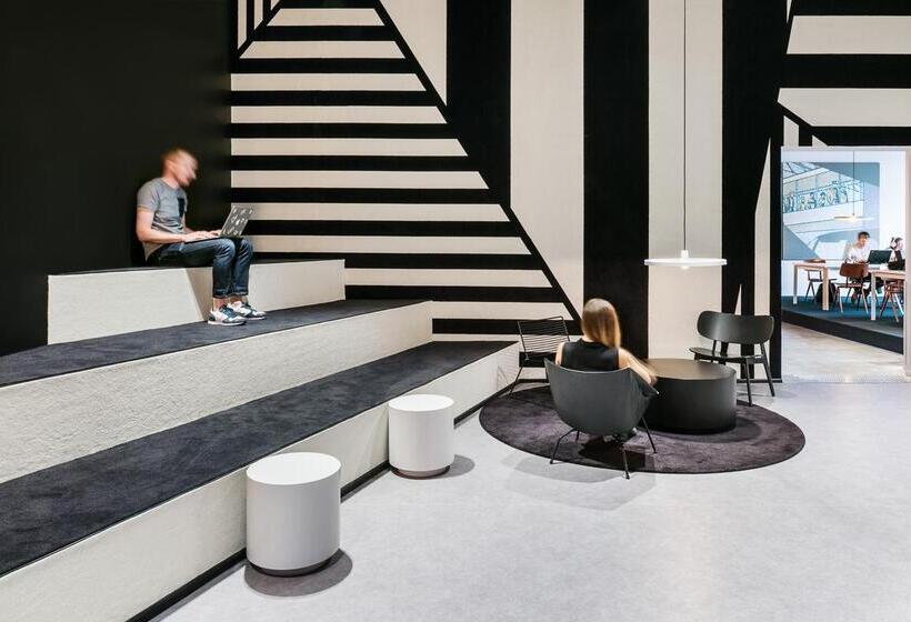 בית מלון כפרי The Social Hub Rotterdam