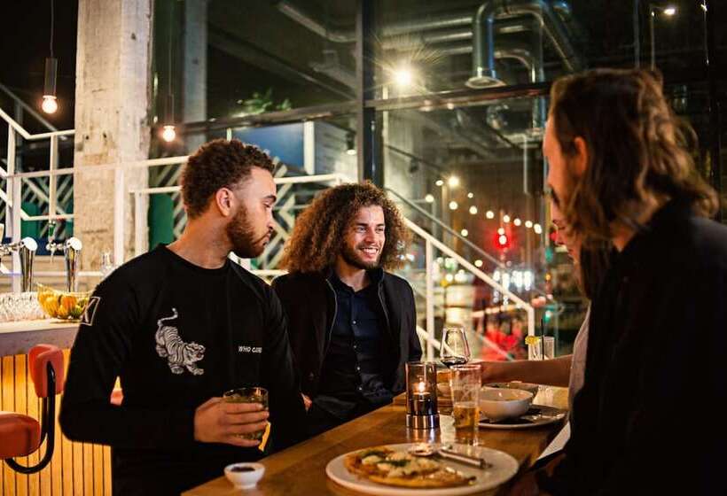 בית מלון כפרי The Social Hub Rotterdam