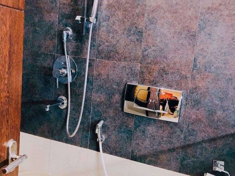 هتل Vip International