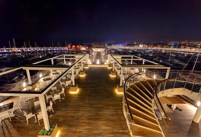 ホテル Yacht Club Marina Di Loano