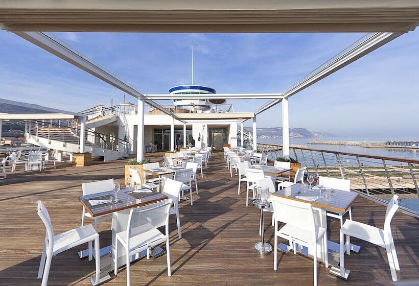 ホテル Yacht Club Marina Di Loano