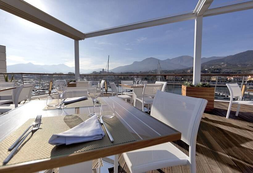 ホテル Yacht Club Marina Di Loano