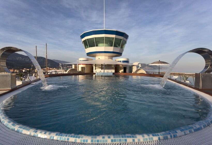 ホテル Yacht Club Marina Di Loano