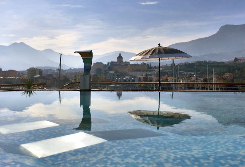 ホテル Yacht Club Marina Di Loano