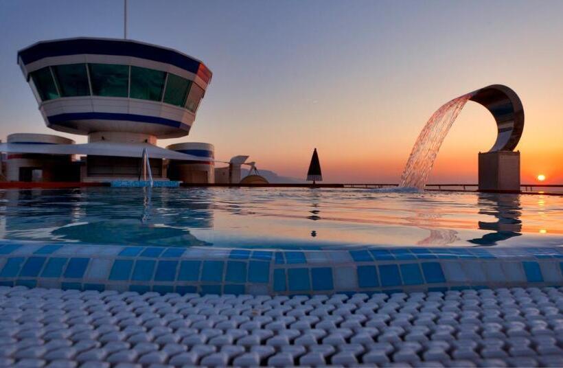 ホテル Yacht Club Marina Di Loano