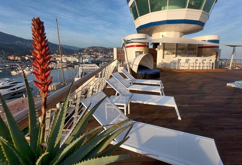 ホテル Yacht Club Marina Di Loano