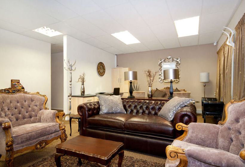 Ibhayi Guest Lodge Lion Roars S & Lodges