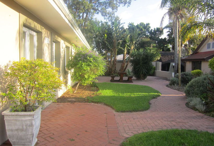 Ibhayi Guest Lodge Lion Roars S & Lodges