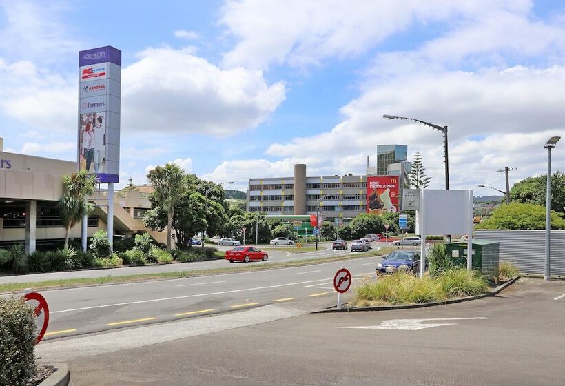 מוטל Amethyst Court Motor Lodge