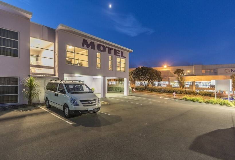 מוטל Amethyst Court Motor Lodge