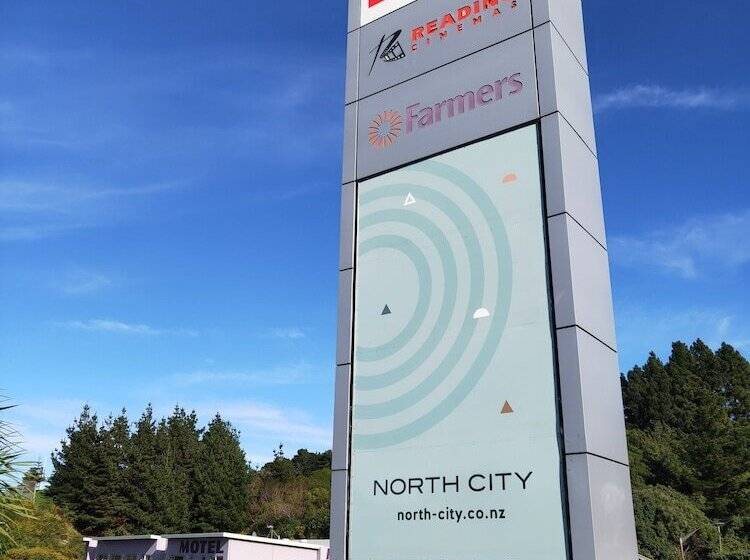 מוטל Amethyst Court Motor Lodge