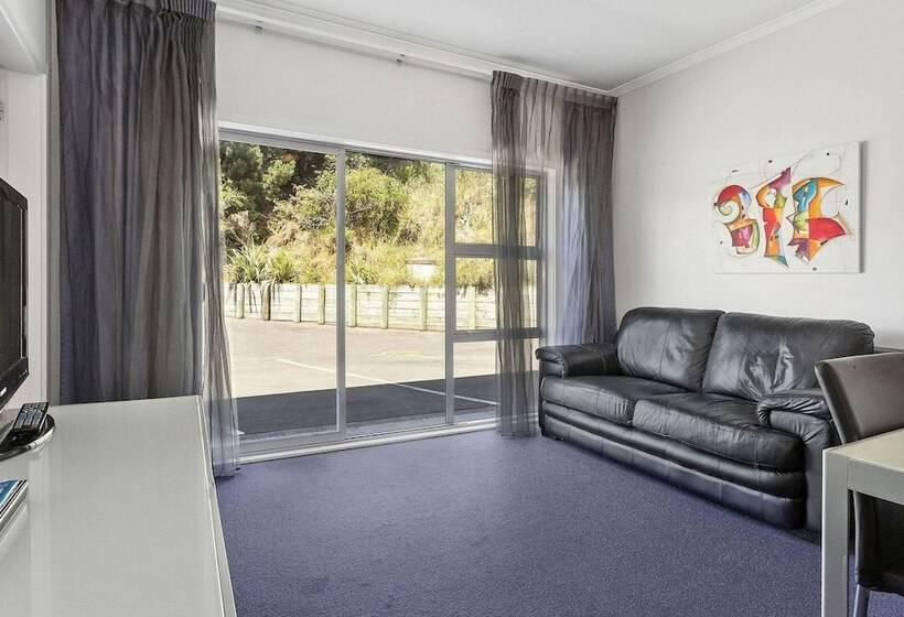 מוטל Amethyst Court Motor Lodge